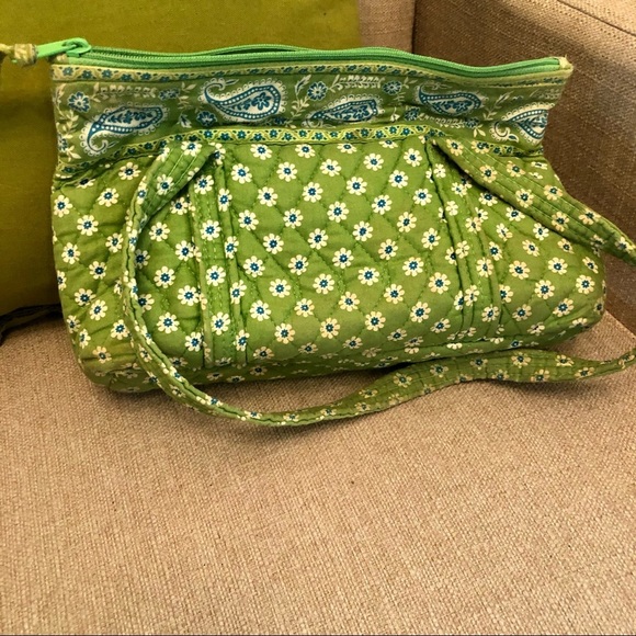 Retired apple green Vera Bradley purse - Picture 2 of 3